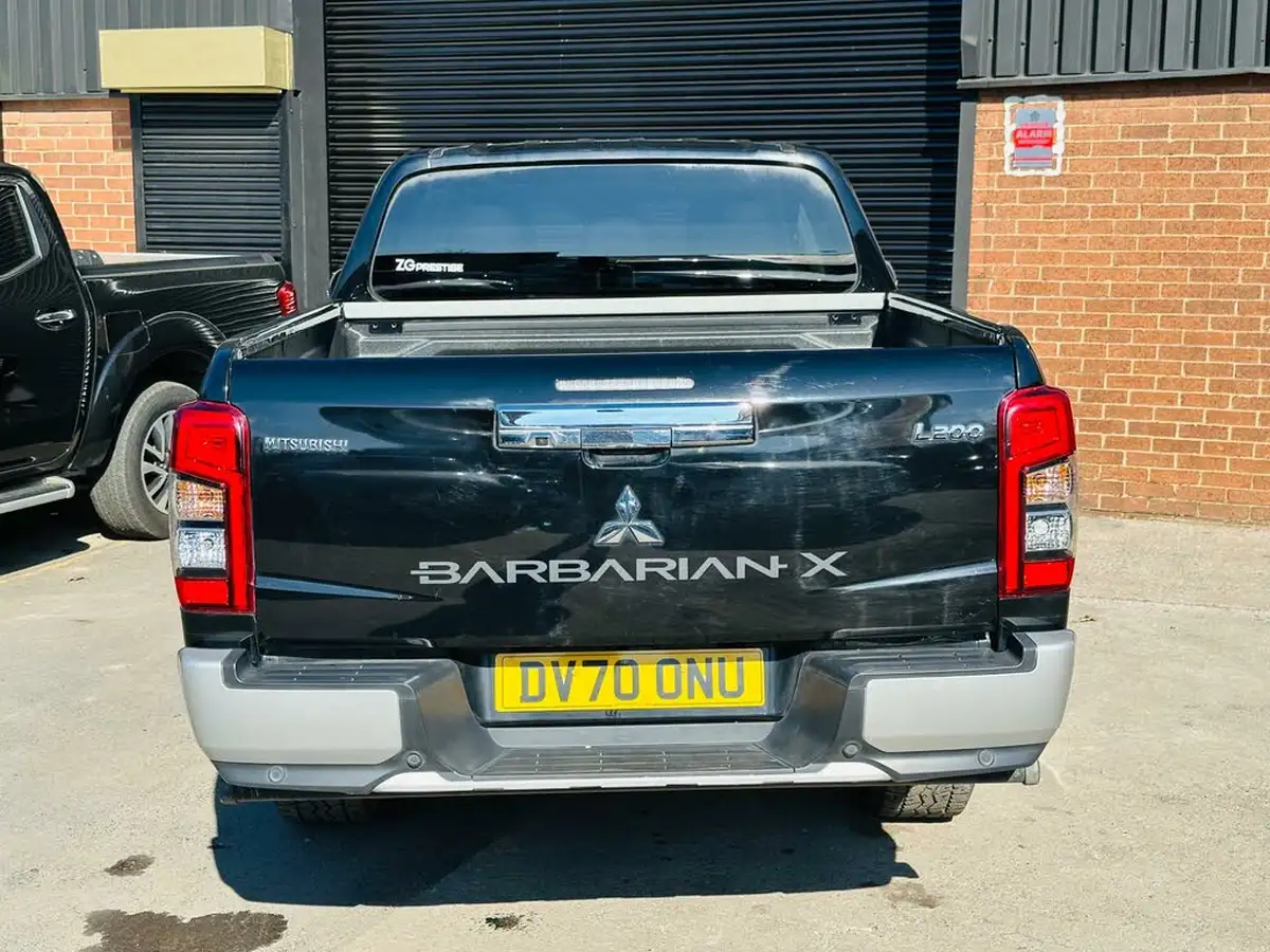 2020-mitsubishi-l200-22di-d-barbarian-x-big-25