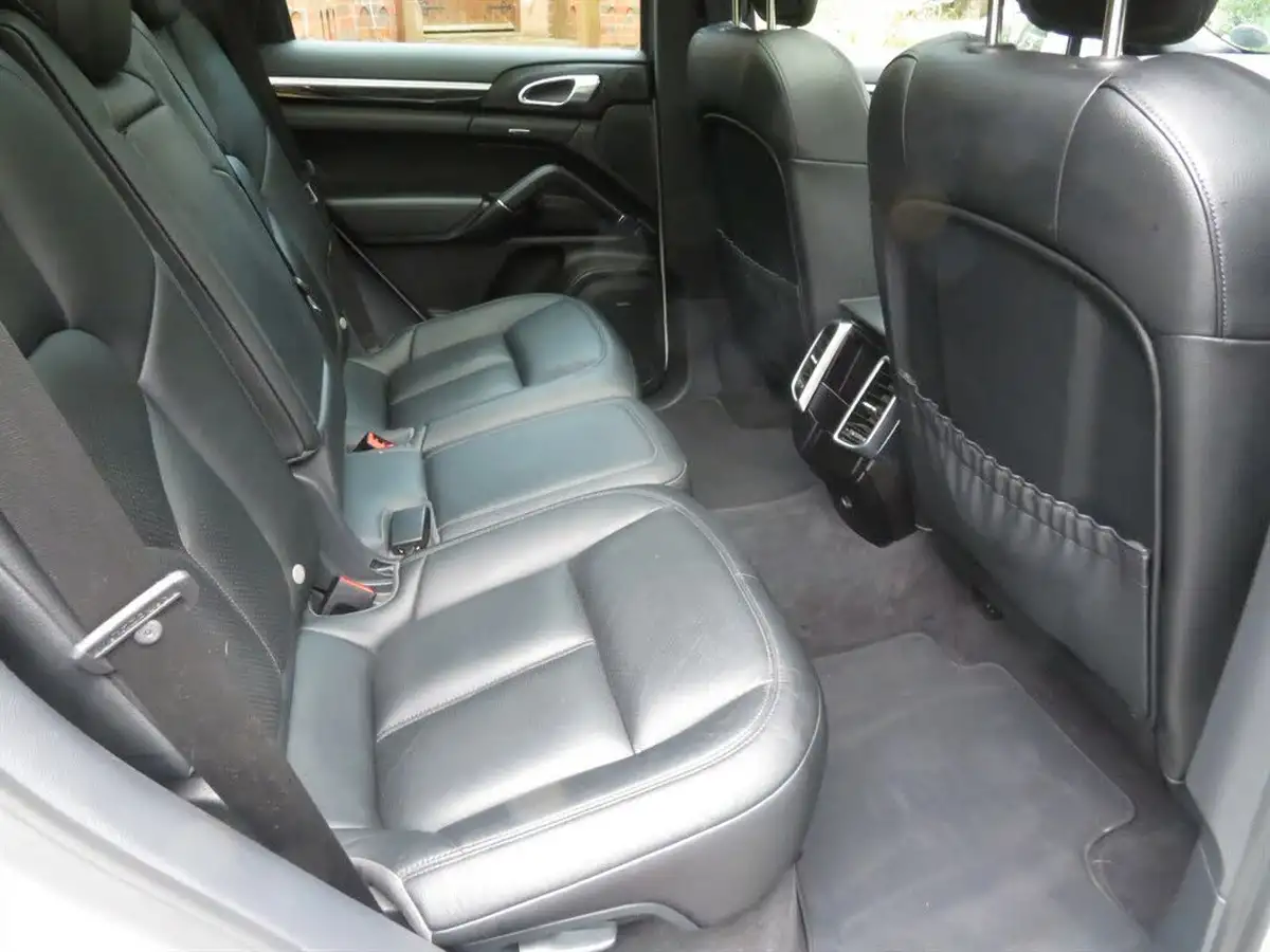 2017-porsche-cayenne-36-s-big-23
