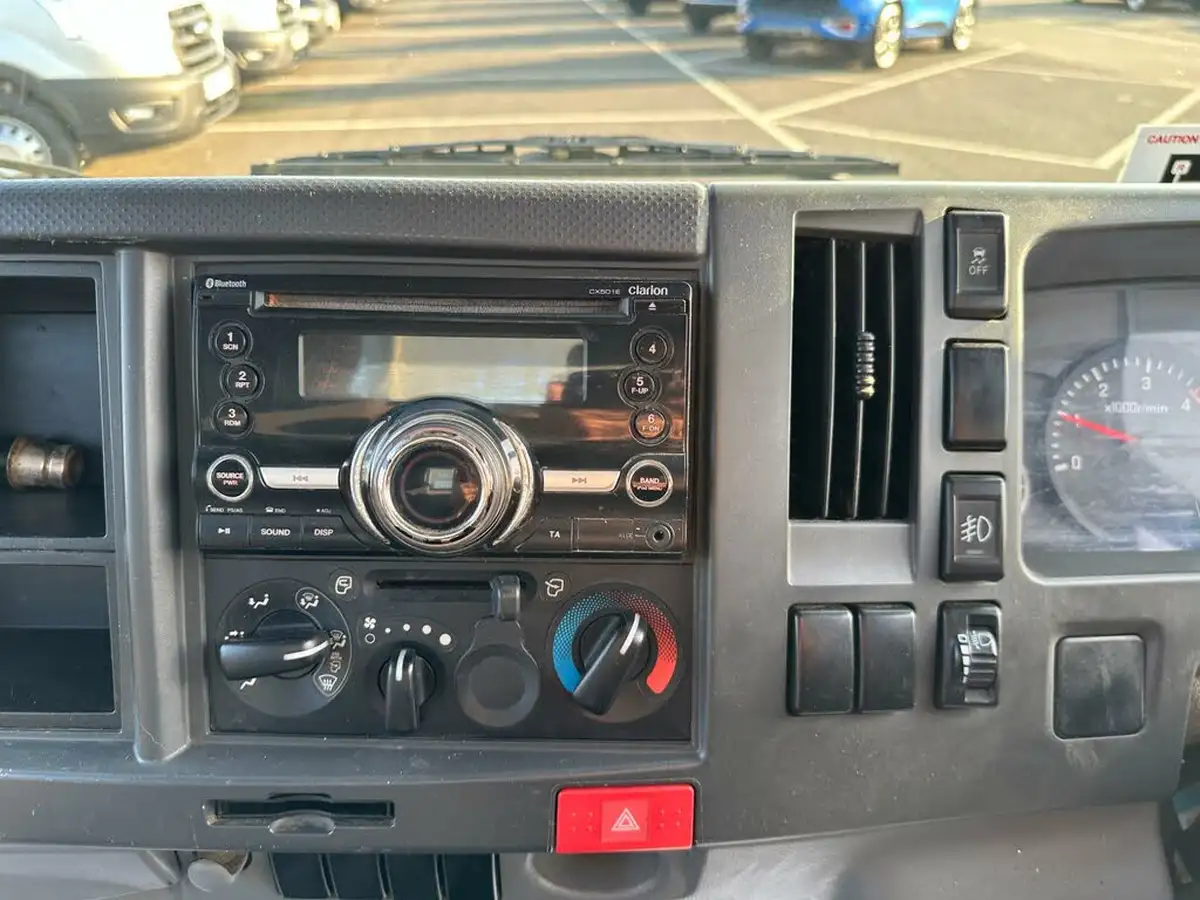 2017-isuzu-truck-n-30td-n35120-s-grafter-dropside-truck-big-13
