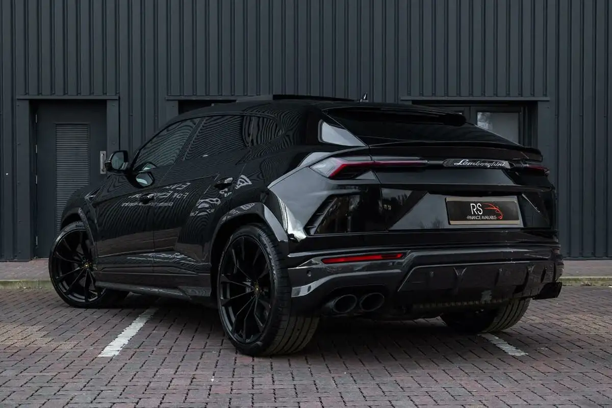2021-lamborghini-urus-40-no-trim-big-5