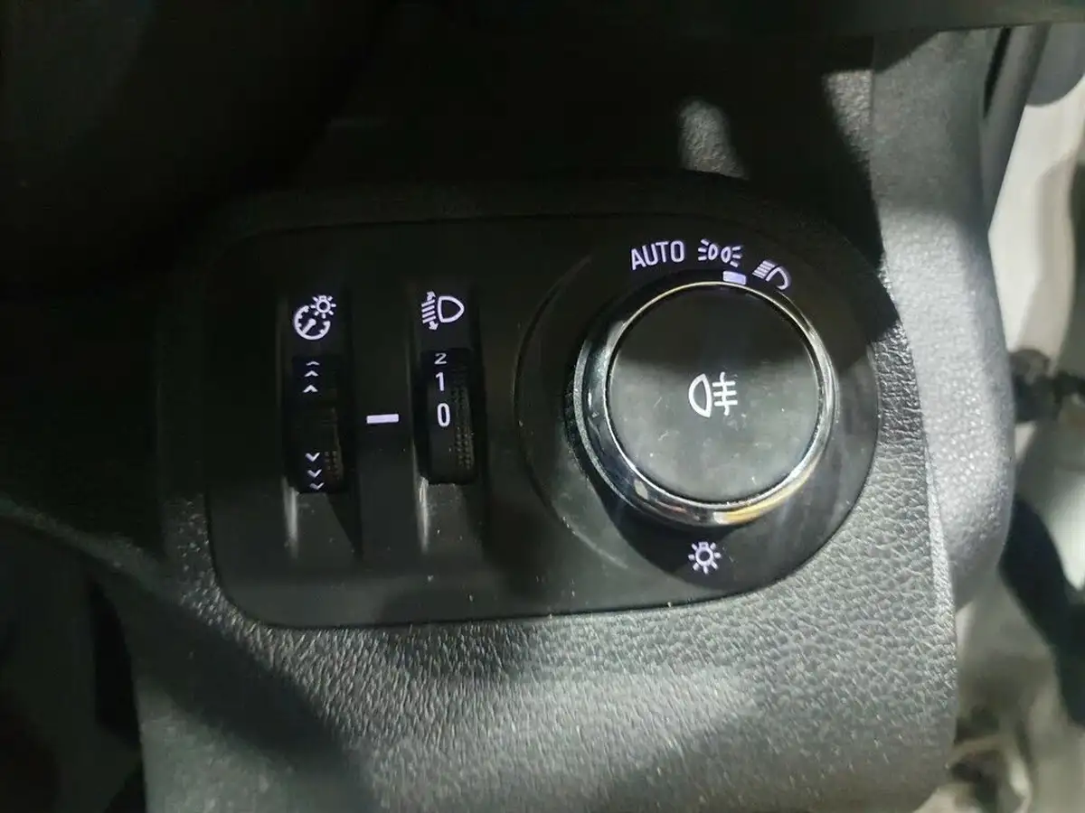 2019-vauxhall-combo-16cdti-edition-2300-100pseu6-l2h1-panel-big-26