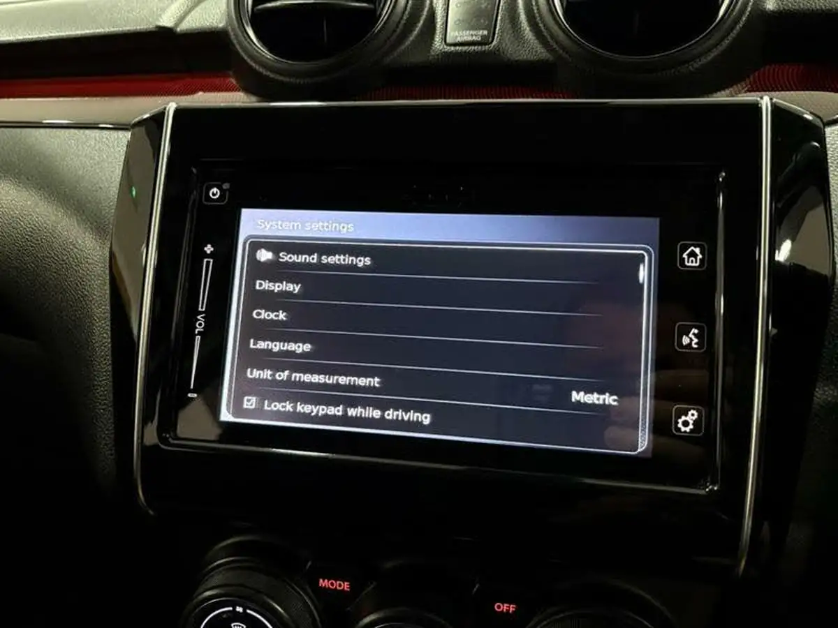 2018-suzuki-swift-14-boosterjet-sport-big-26