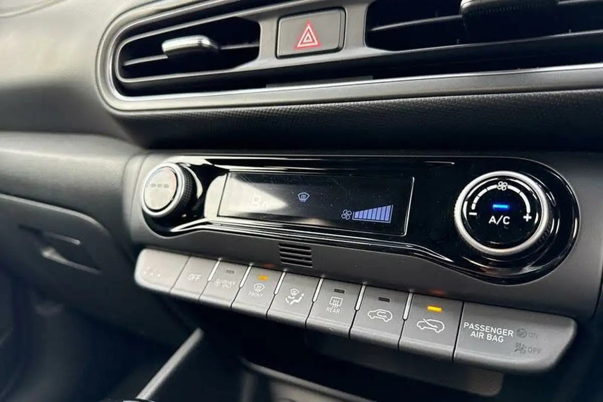 2022-hyundai-kona-16-gdi-premium-big-27