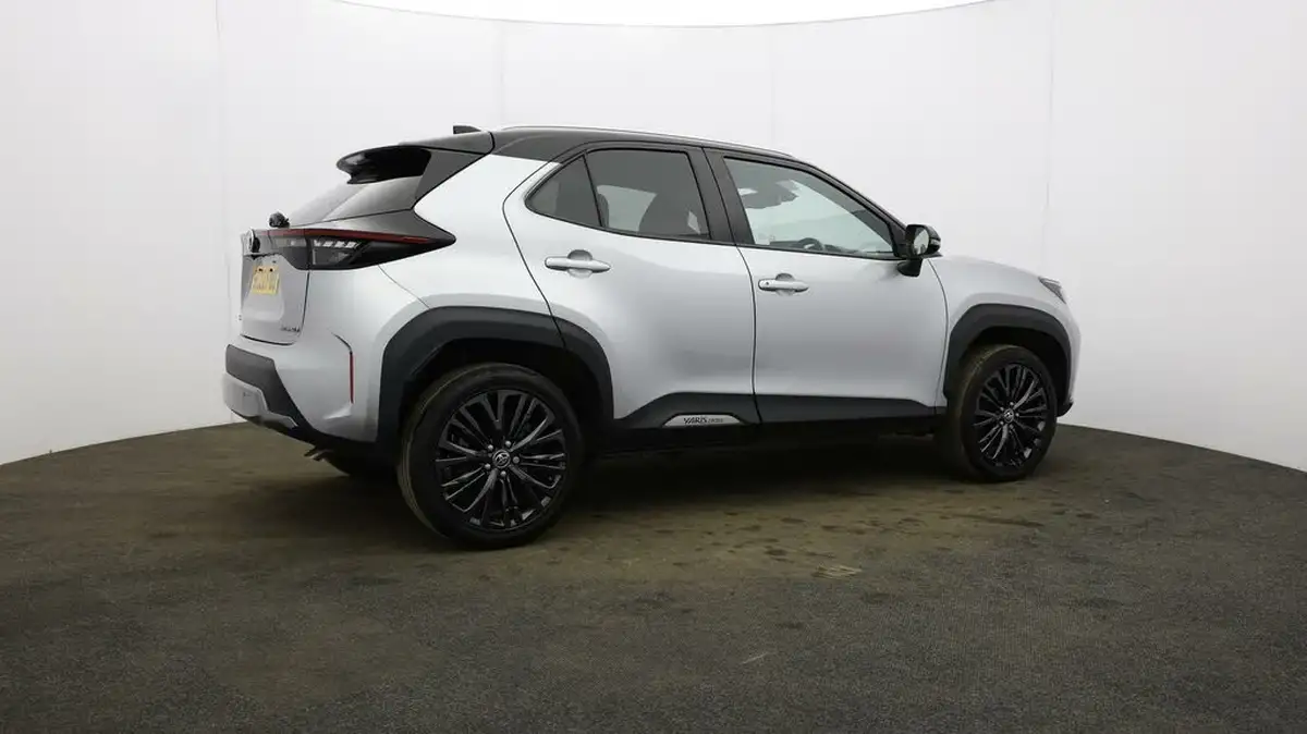 2022-toyota-yaris-cross-15-vvt-i-dynamic-big-49