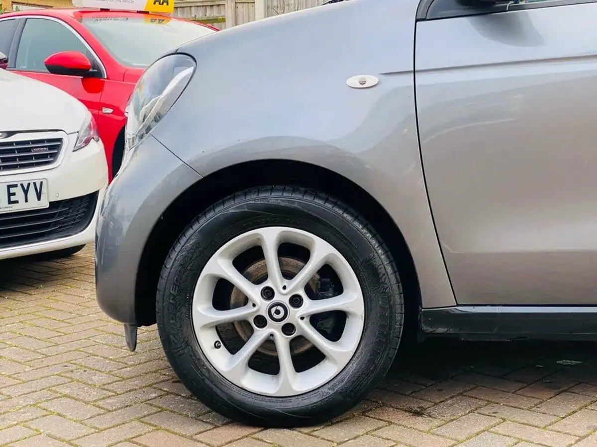 2016-smart-forfour-10-passion-70bhp-ss-big-17