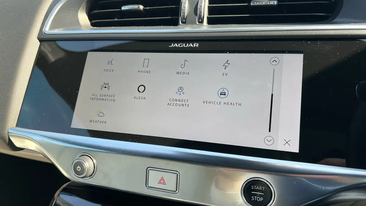 2023-jaguar-i-pace-ev400-black-big-24