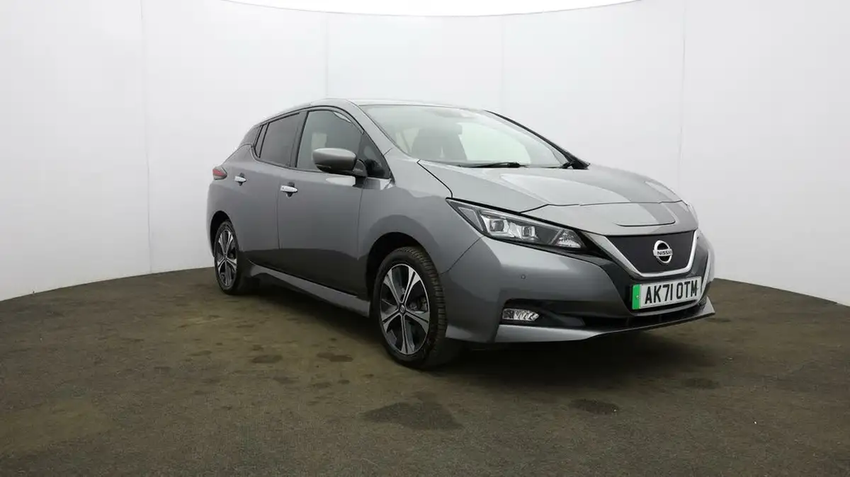 2021-nissan-leaf-e-e-tekna-big-1