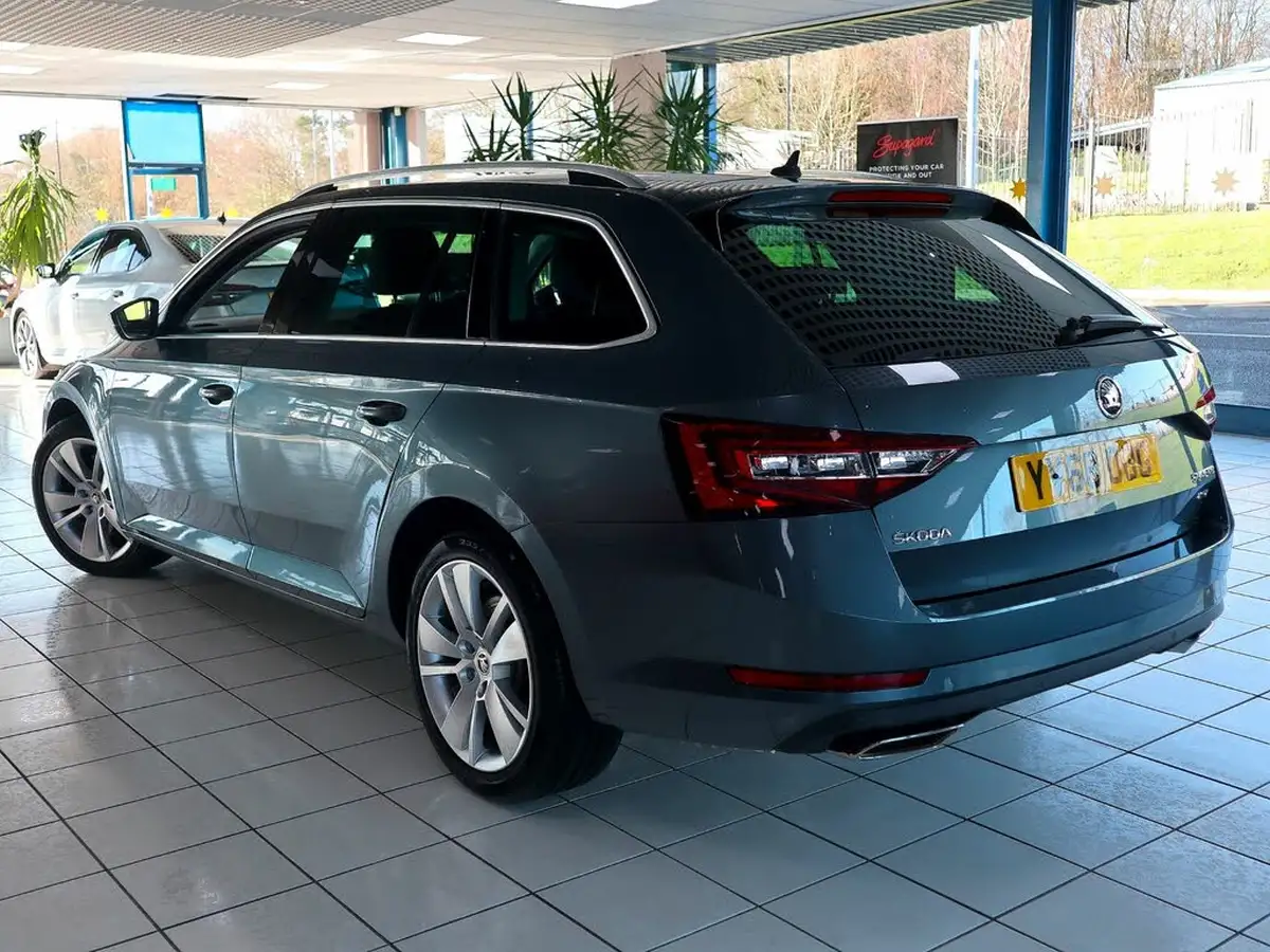 2019-skoda-superb-20-tsi-se-l-executive-estate-big-1