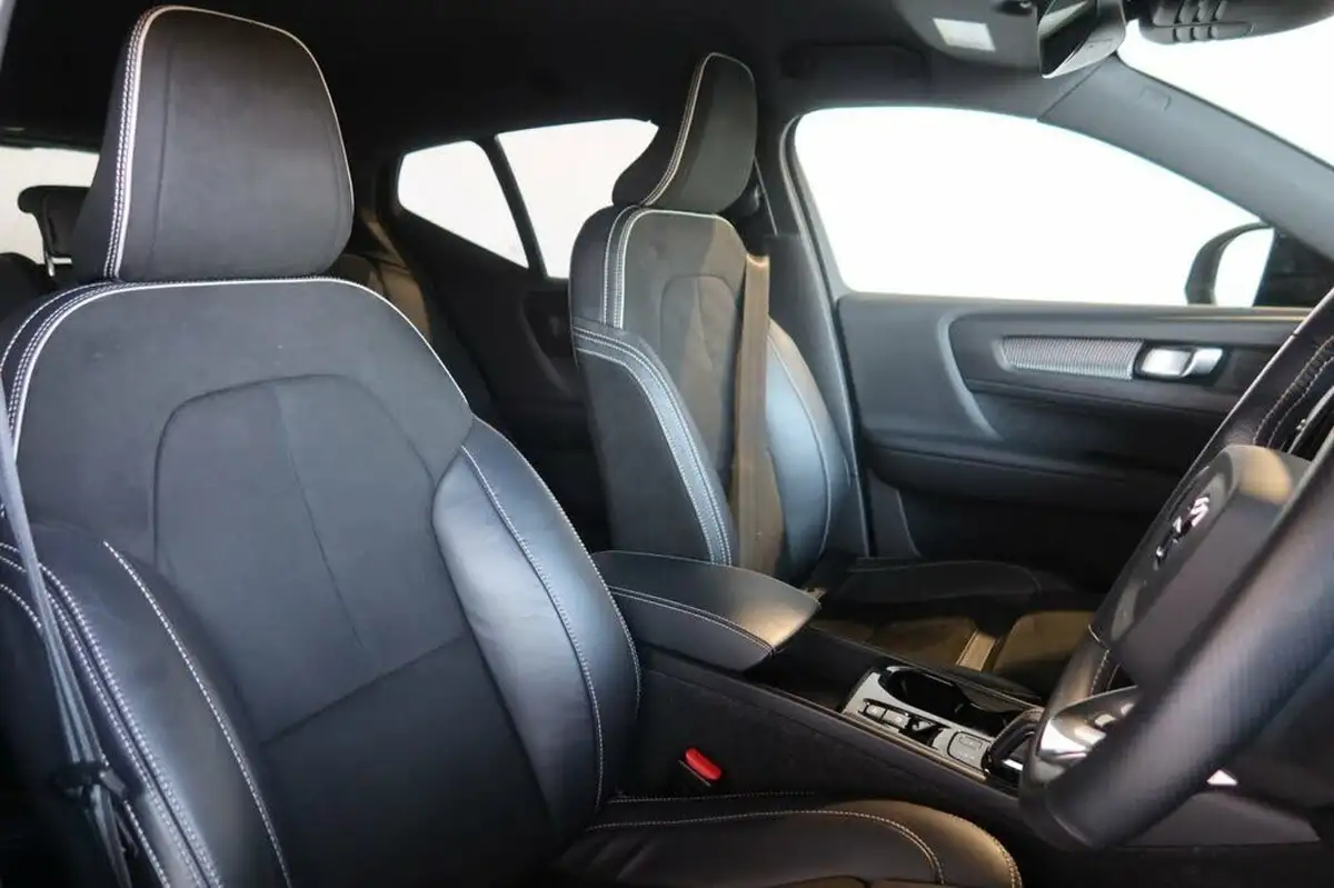 2021-volvo-xc40-15-t4-r-design-208bhp-big-9