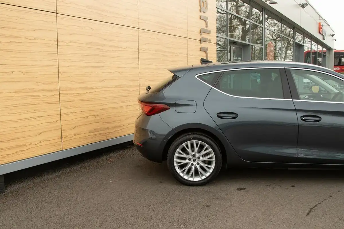 2021-seat-leon-14-e-hybrid-xcellence-hatchback-big-7