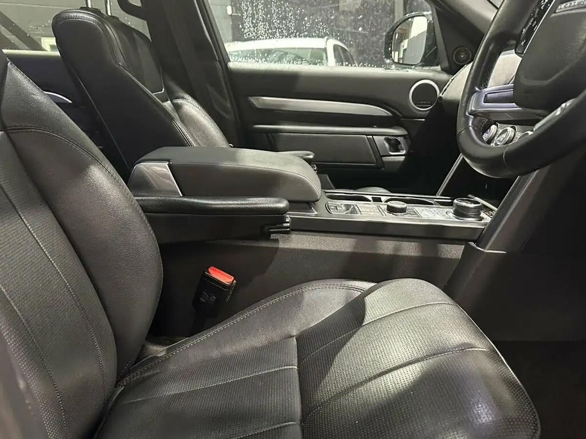 2020-land-rover-discovery-30-sd6-landmark-big-39