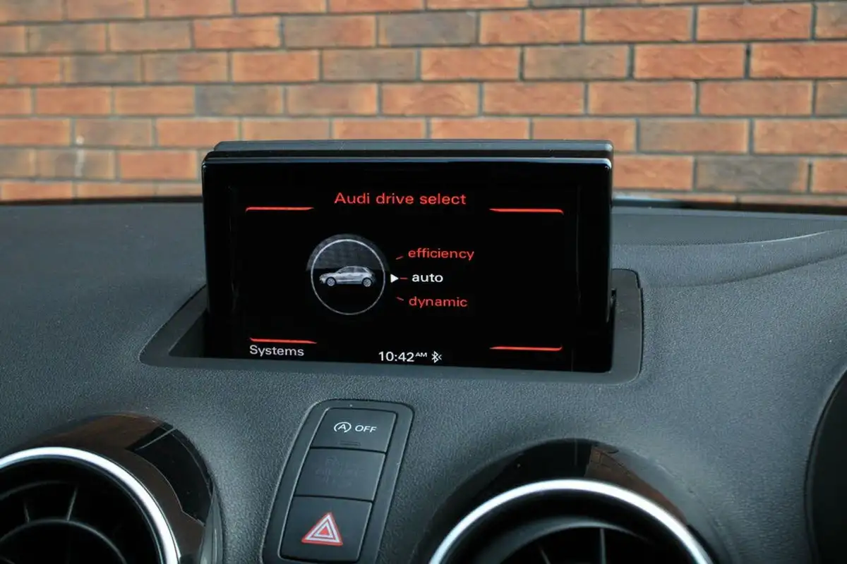 2017-audi-a1-14-tfsi-s-line-125ps-sportback-5d-big-22