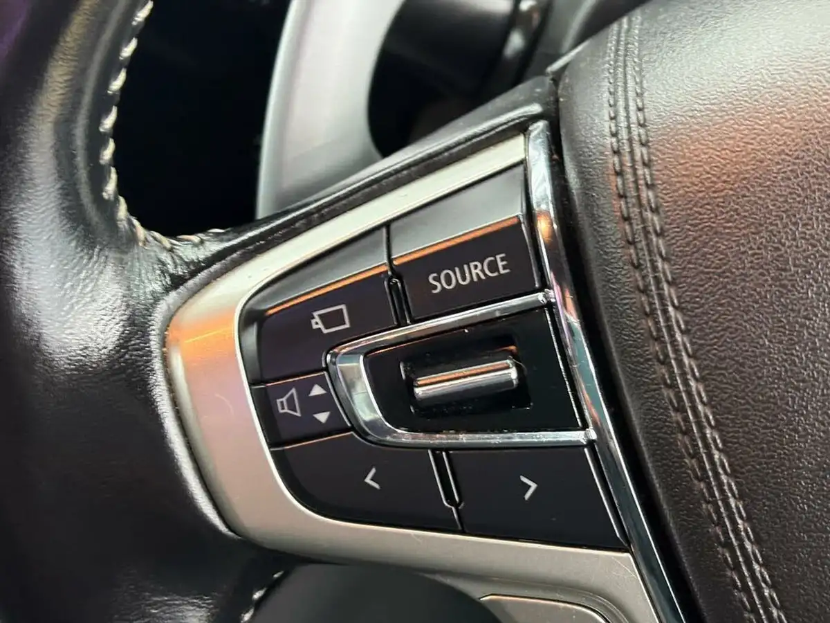 2018-mitsubishi-outlander-24-4h-phev-big-32