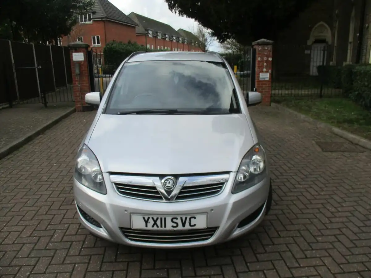 2011-vauxhall-zafira-16-exclusiv-big-16