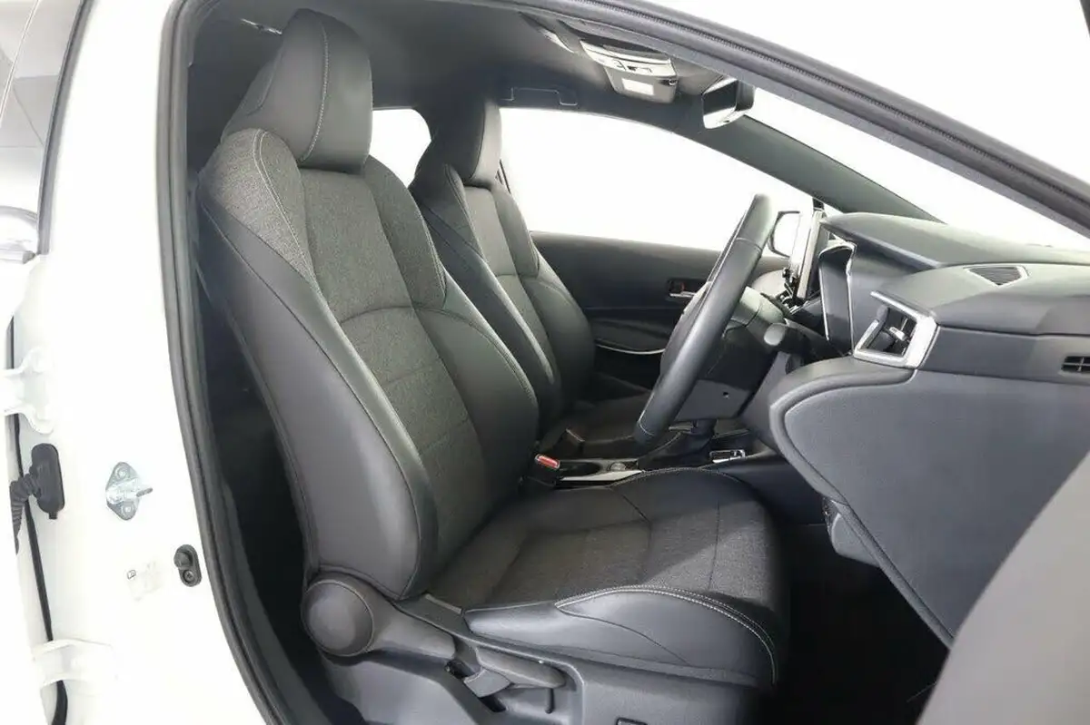 2021-toyota-corolla-18-vvt-i-design-spare-wheel-hatchback-5d-big-36