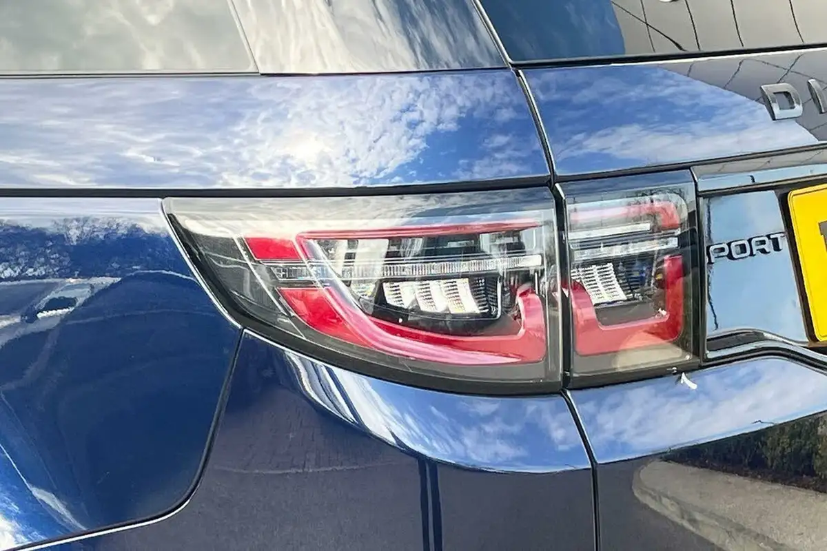 2022-land-rover-discovery-sport-20-d200-r-dynamic-se-big-53