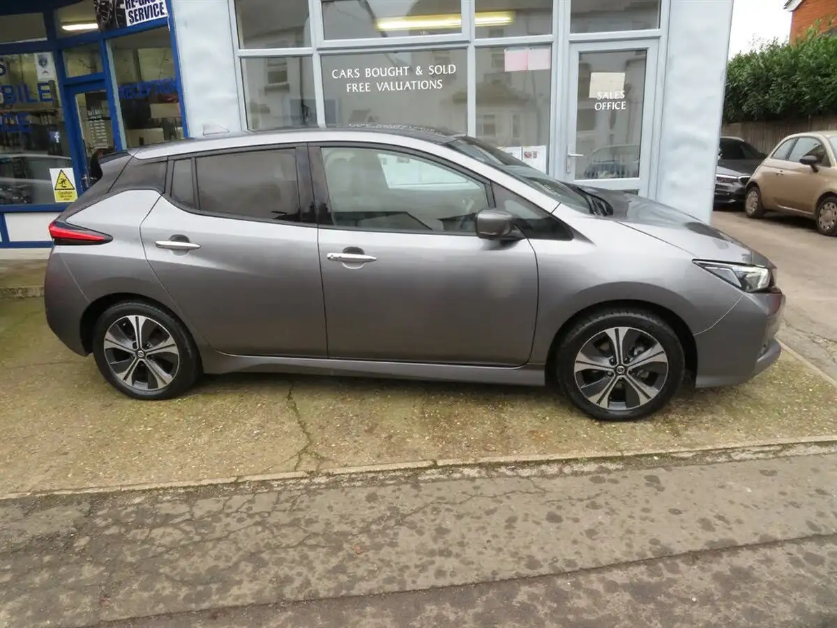 2021-nissan-leaf-e-e-n-connecta-big-3
