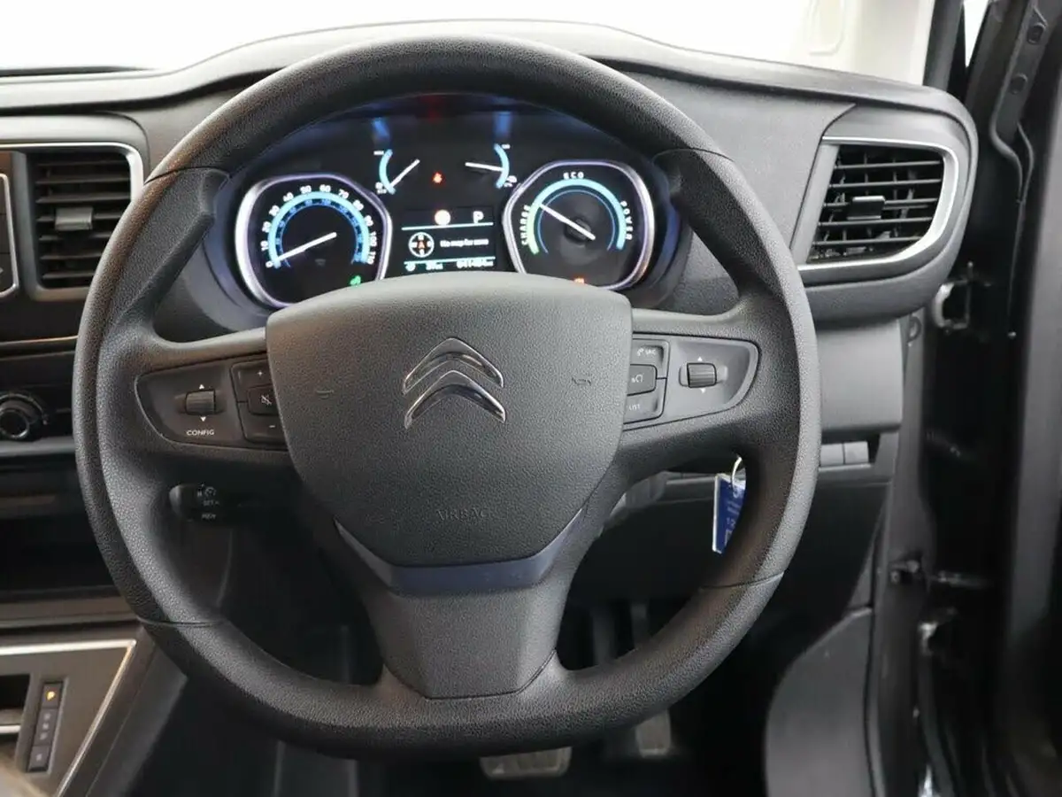 2021-citroen-spacetourer-e-business-m-big-11