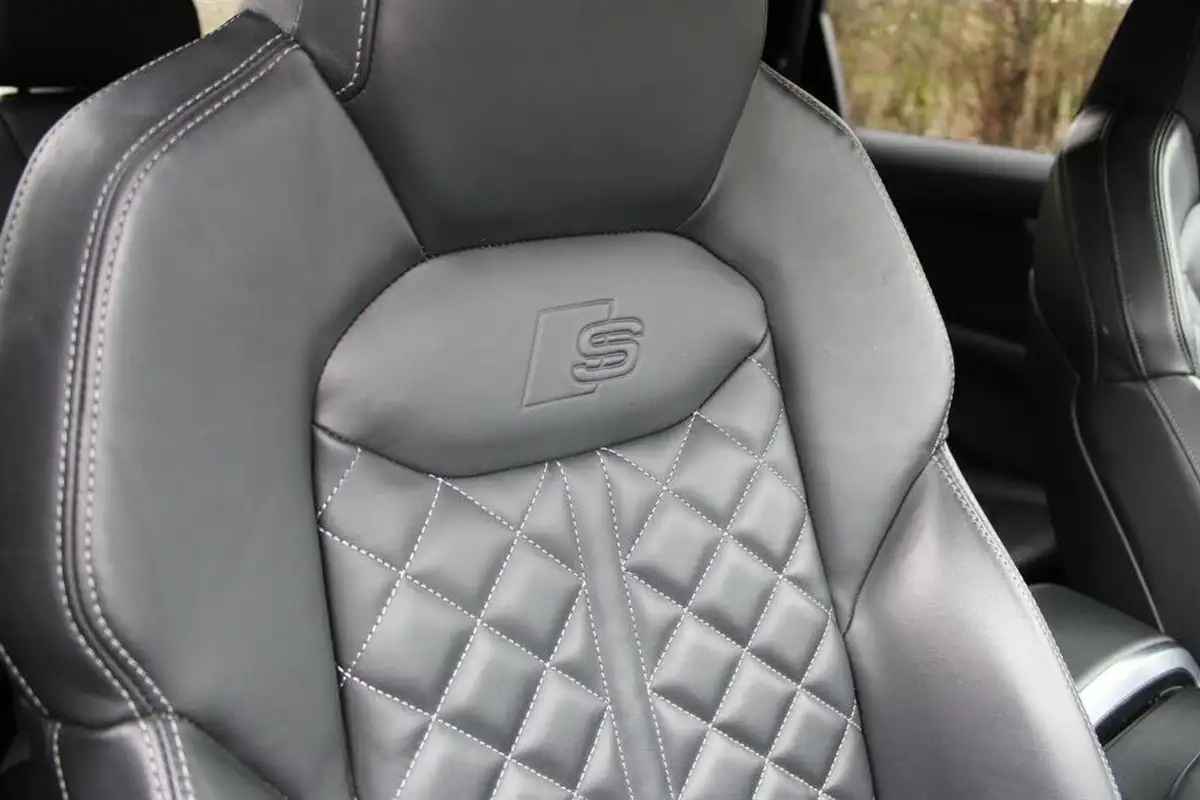 2020-audi-sq7-40tdi-big-8