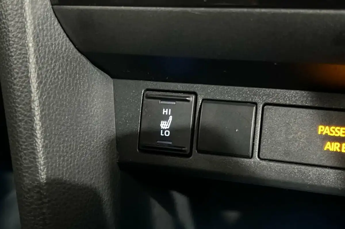 2022-toyota-yaris-cross-15-vvt-i-dynamic-big-16