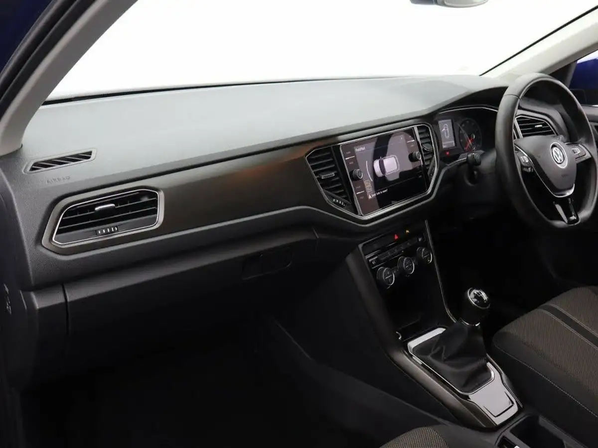 2019-volkswagen-t-roc-16tdi-se-big-24