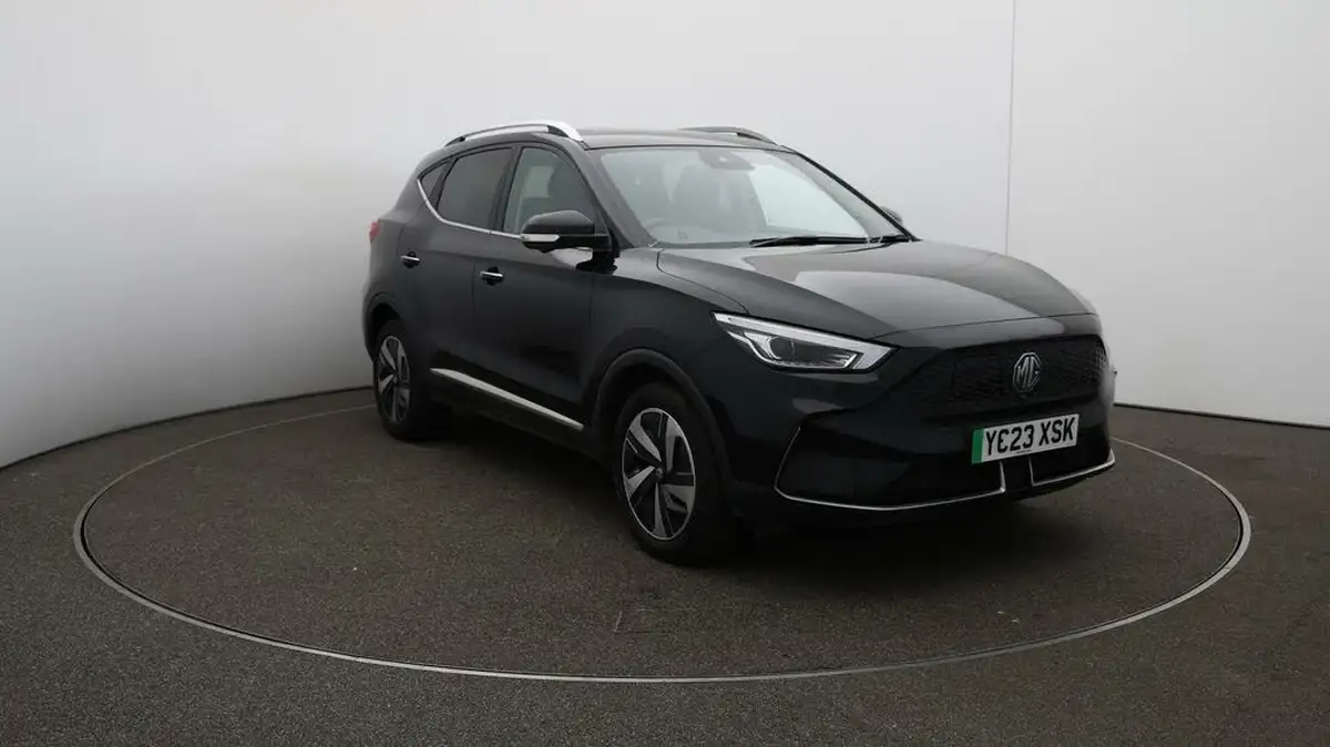 2023-mg-zs-suv-e-trophy-ev-156ps-long-range-big-42