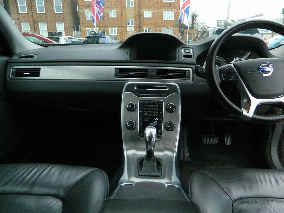 2013-volvo-xc70-24td-d4-se-lux-163bhp-ss-geartronic-big-39