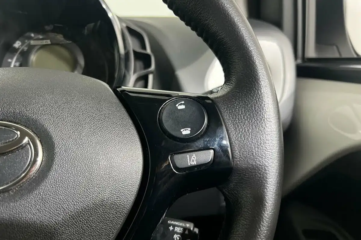 2021-toyota-aygo-10-vvt-i-x-play-tss-big-18