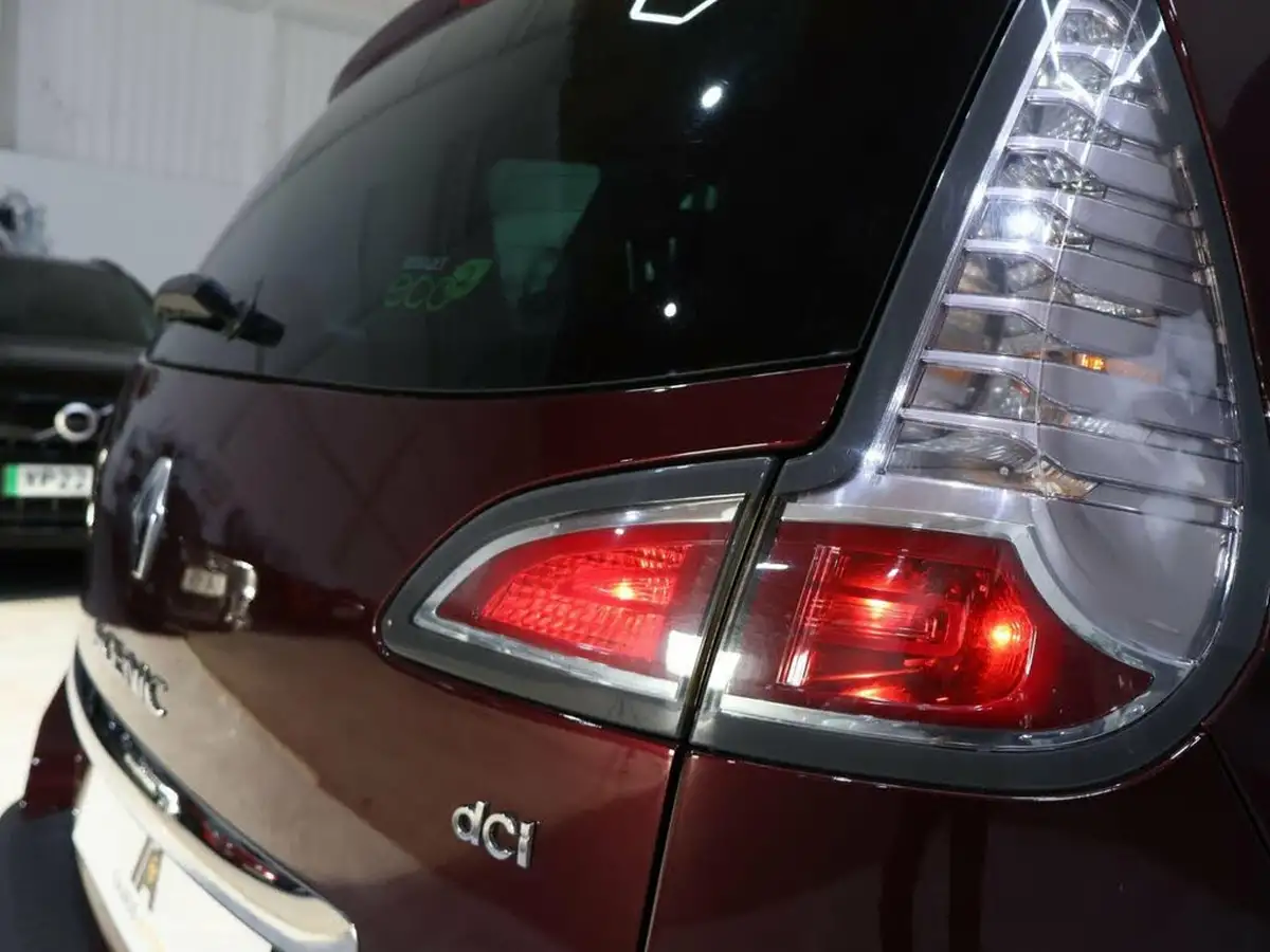 2015-renault-scenic-15dci-dynamique-nav-energy-ss-big-41