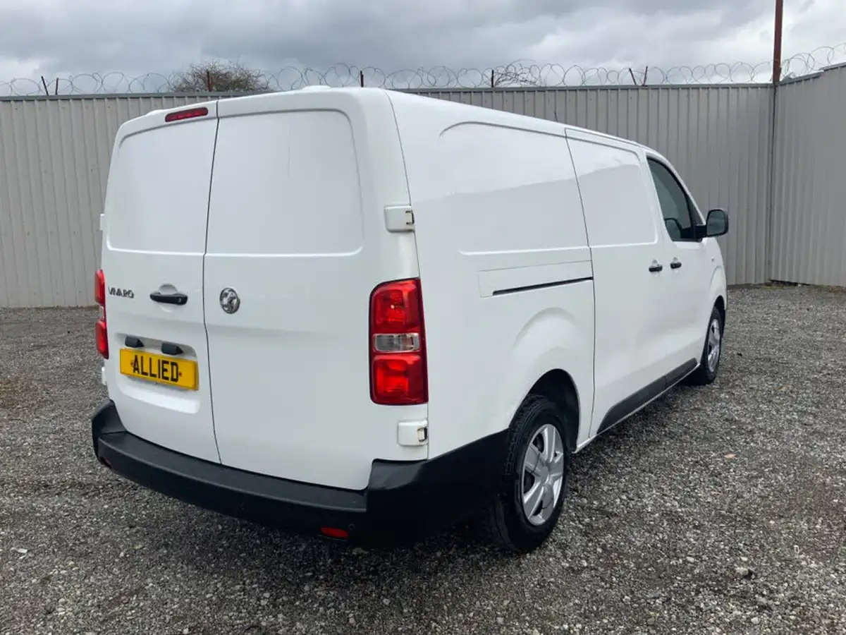 2020-vauxhall-vivaro-15td-2900-l2h1-dynamic-big-8