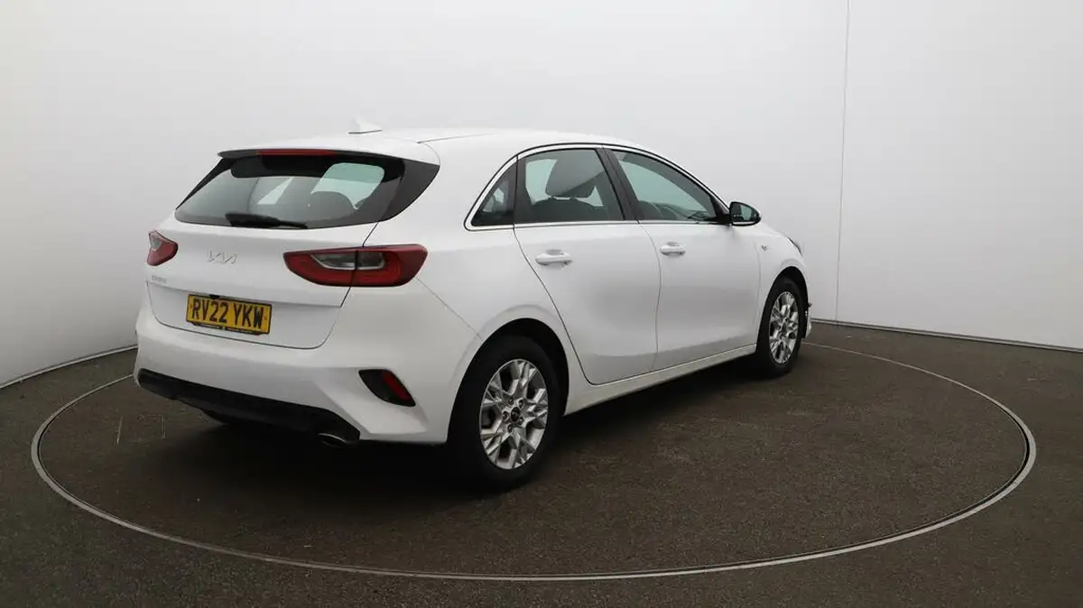 2021-kia-ceed-10-t-gdi-2-hatchback-big-7