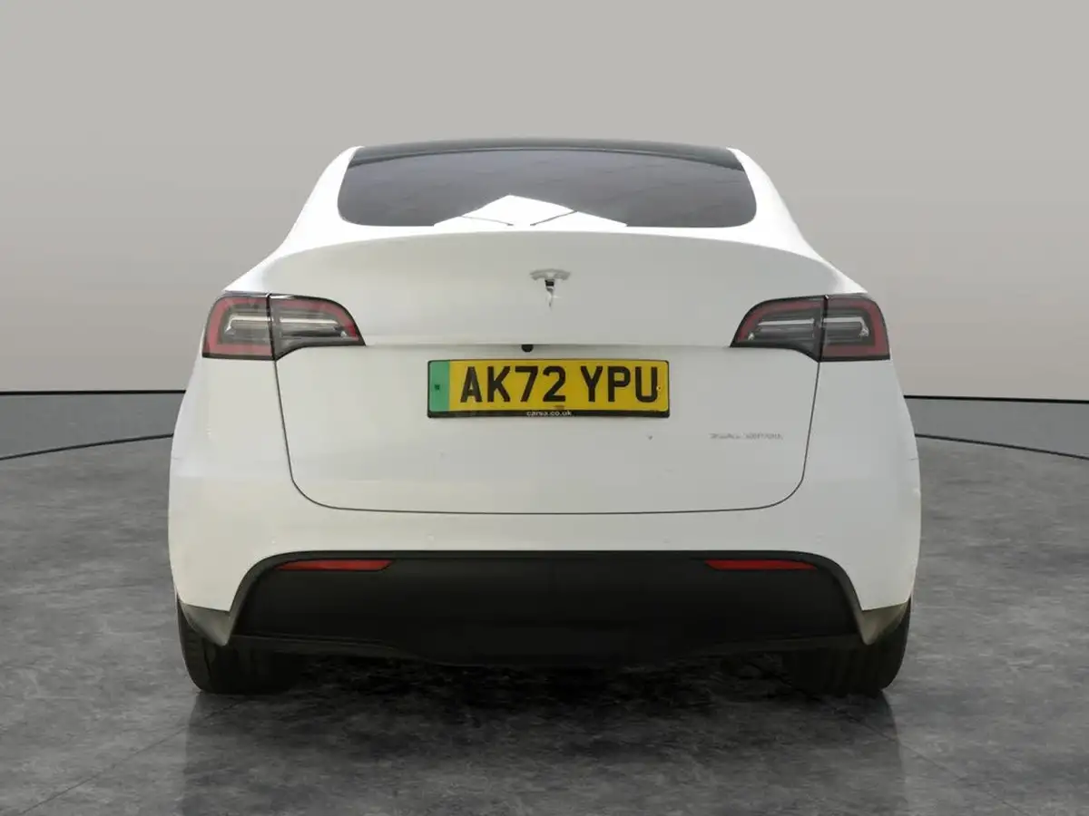 2022-tesla-model-y-e-long-range-big-9