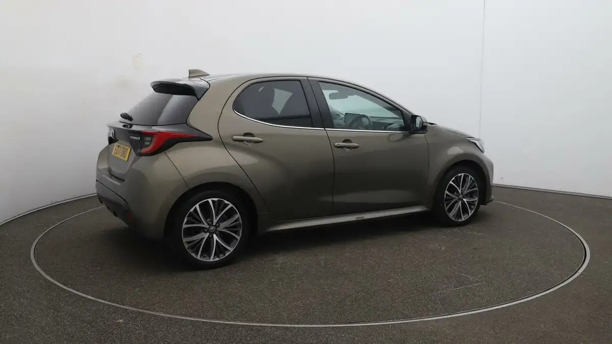 2021-toyota-yaris-15-vvt-i-excel-big-46