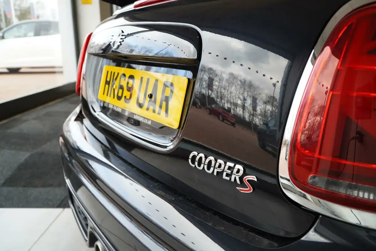 2019-mini-cooper-20-cooper-s-sport-189bhp-convertible-2d-big-59