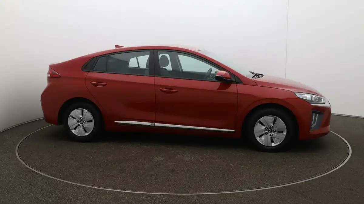 2022-hyundai-ioniq-16-gdi-premium-se-hybrid-big-47
