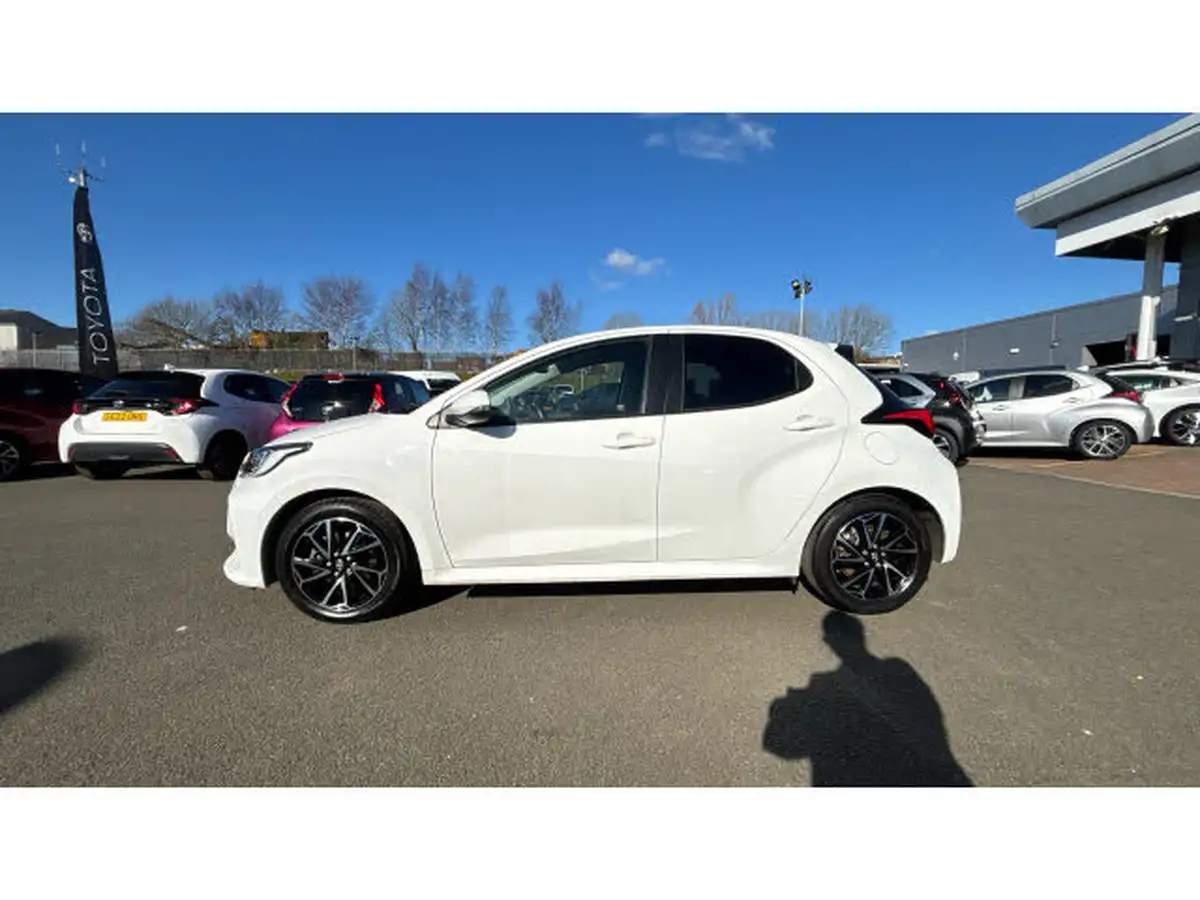 2022-toyota-yaris-15-vvt-i-design-big-16
