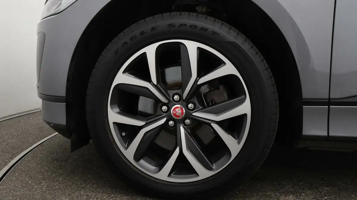2021-jaguar-i-pace-ev400-hse-big-18