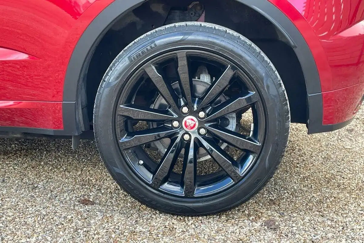 2020-jaguar-e-pace-20-i4d-r-dynamic-s-180ps-awd-auto-big-11