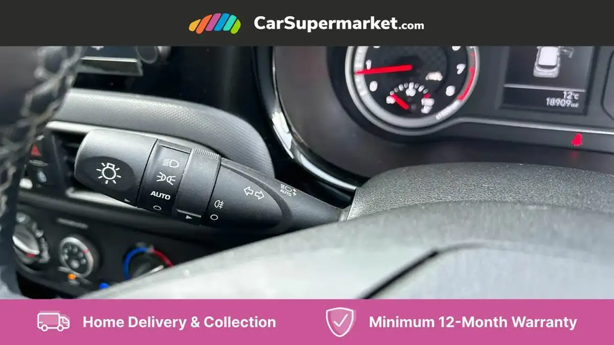 2022-hyundai-i10-12-se-connect-auto-big-16