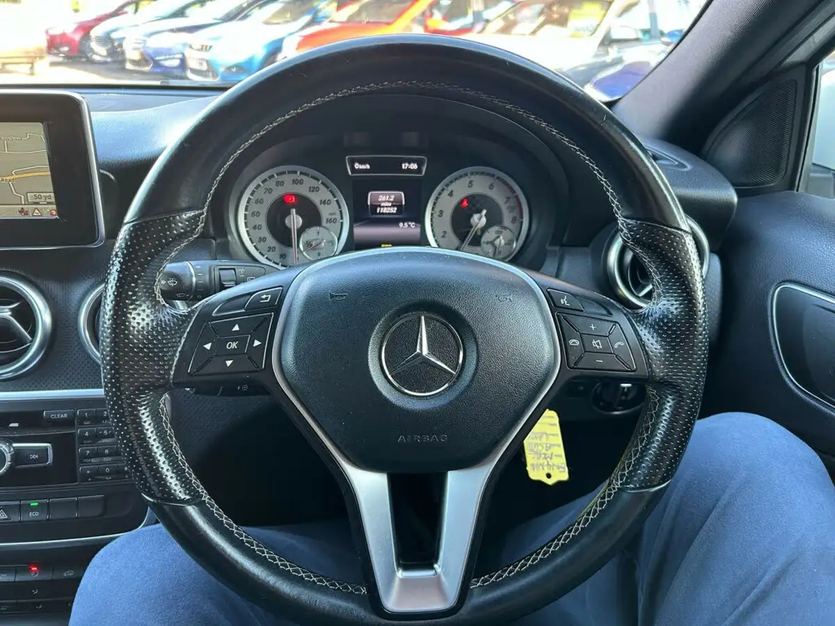 2014-mercedes-benz-a-class-16-a180-sport-big-21