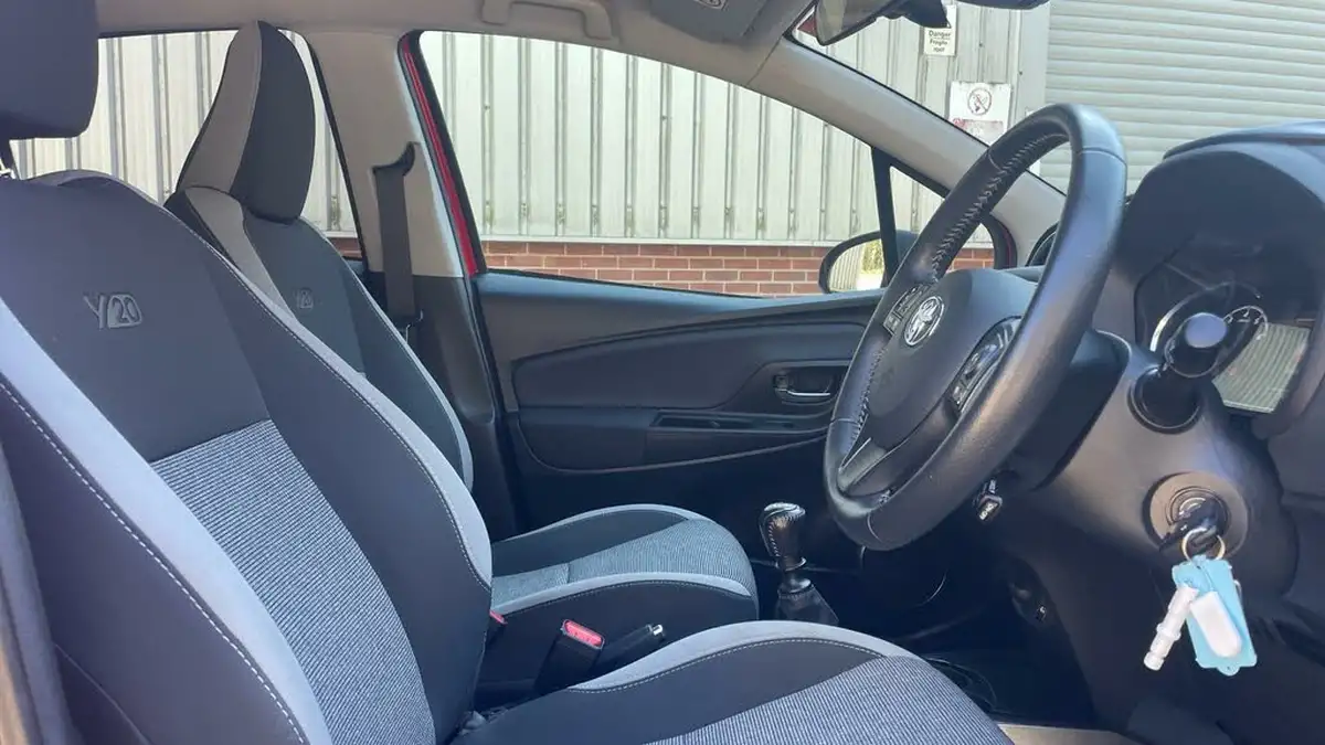 2020-toyota-yaris-15-vvt-i-y20-111bhp-1496cc-big-10