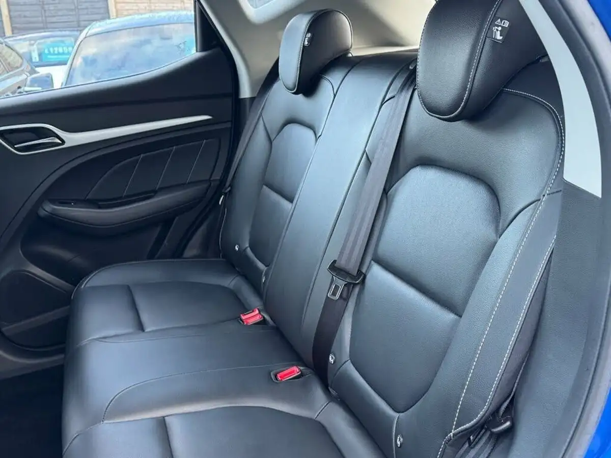 2020-mg-zs-suv-10t-gdi-exclusive-111ps-big-11