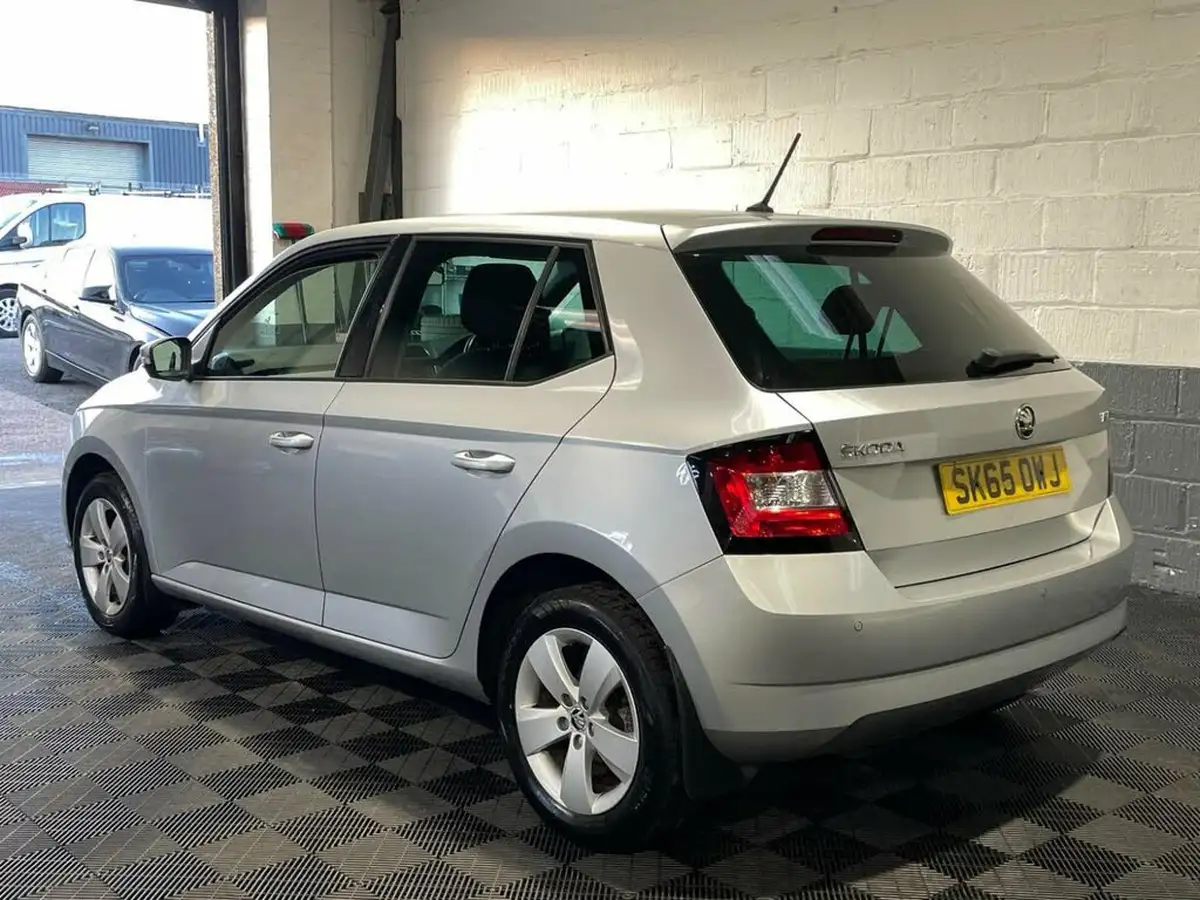 2015-skoda-fabia-12-tsi-se-90ps-hatchback-big-3
