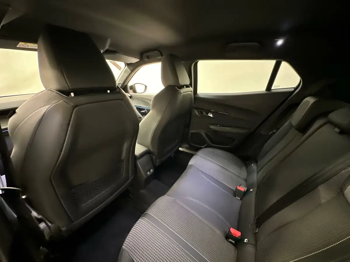 2022-peugeot-2008-suv-12-puretech-gt-eat8-big-23