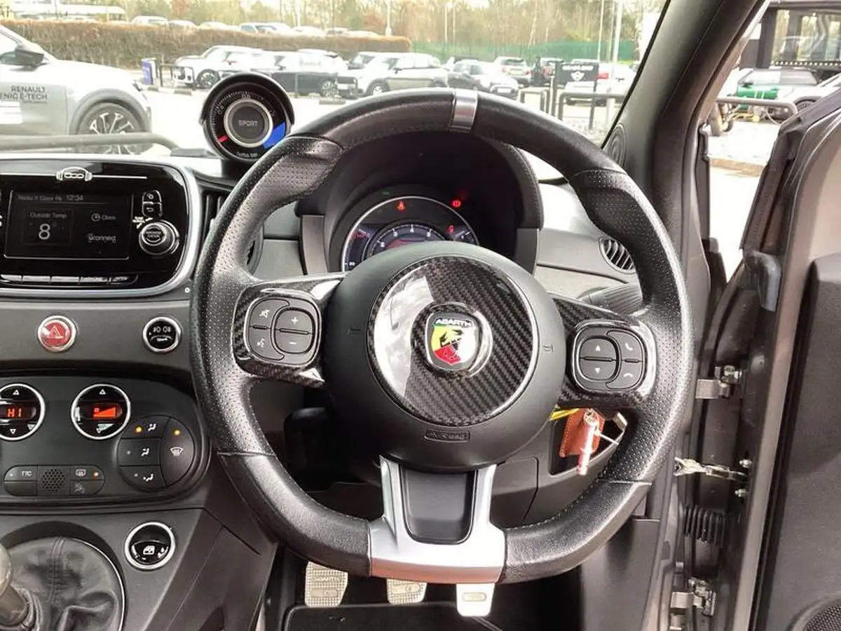 2016-abarth-595-14-tjet-turismo-big-11