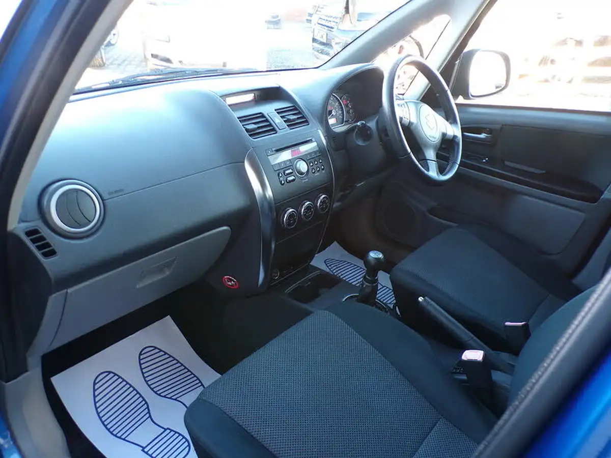 2008-suzuki-sx4-16-glx-4grip-big-12