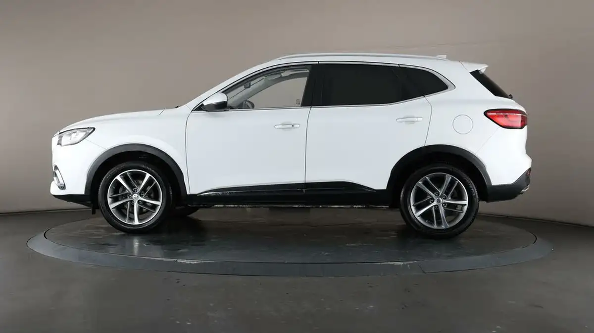2022-mg-hs-15t-gdi-exclusive-162ps-big-27
