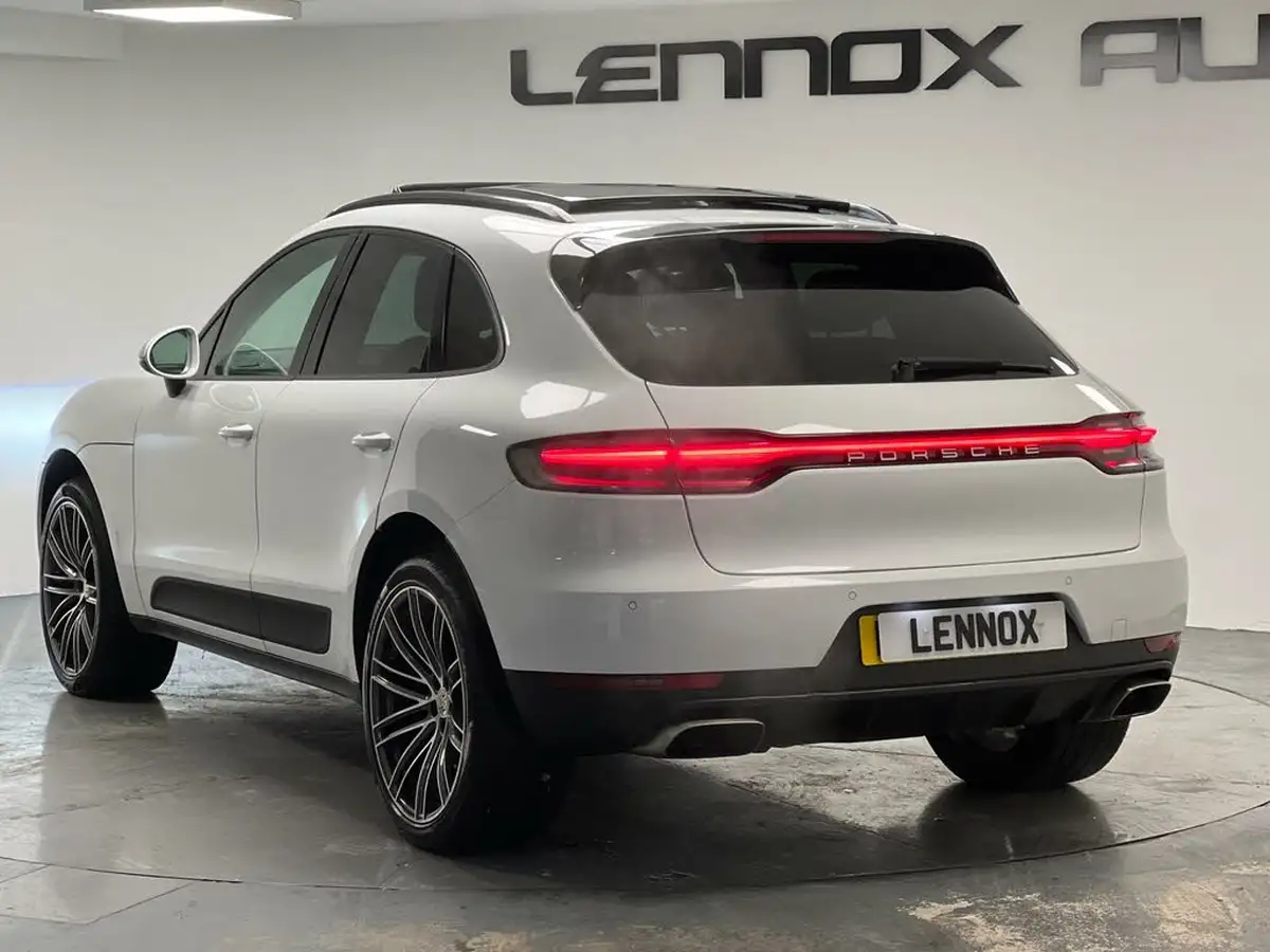 2019-porsche-macan-20-big-6