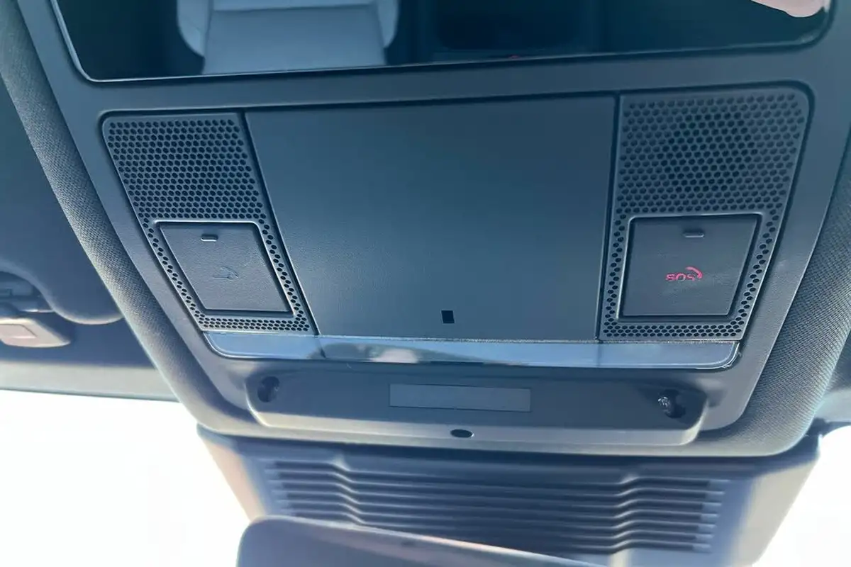 2024-land-rover-discovery-sport-15-p300e-dynamic-se-big-38