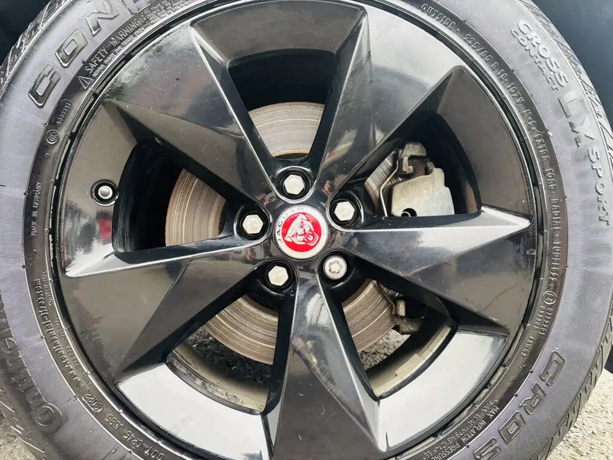 2018-jaguar-e-pace-20-i4d-r-dynamic-s-180ps-awd-ss-auto-big-10